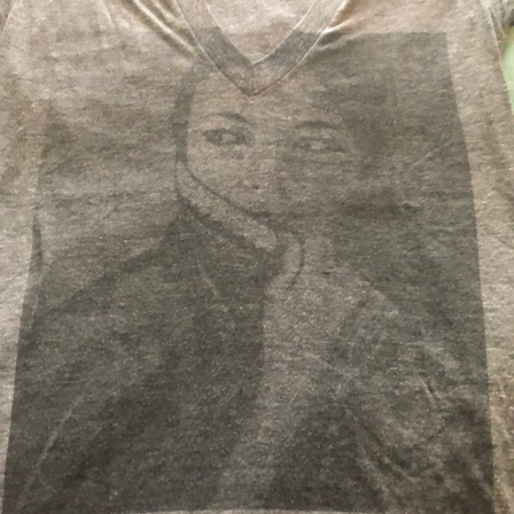 Obey v neck tshirt - Picture 1 of 5